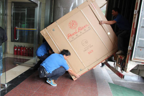 师宗钢琴贵重工艺品无忧运
